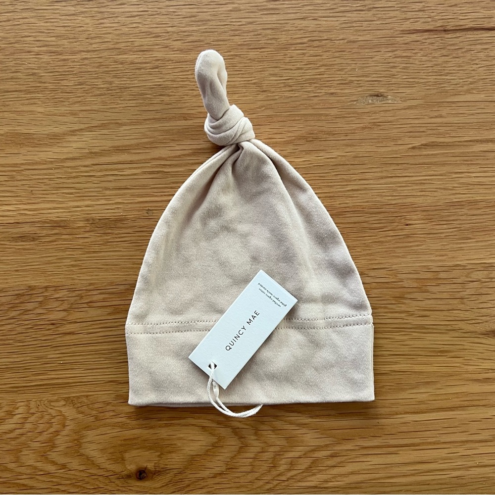 NWT Quincy Mae knotted hat